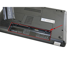 À l'intérieur du compartiment de la batterie